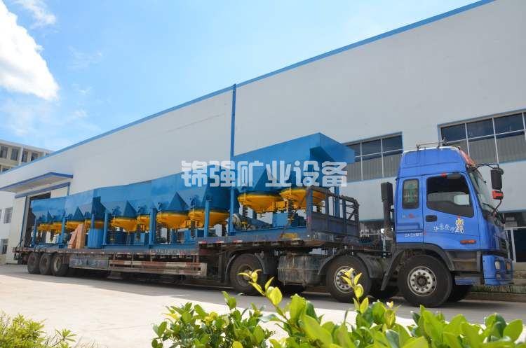KJaAwKHThb.JPG
